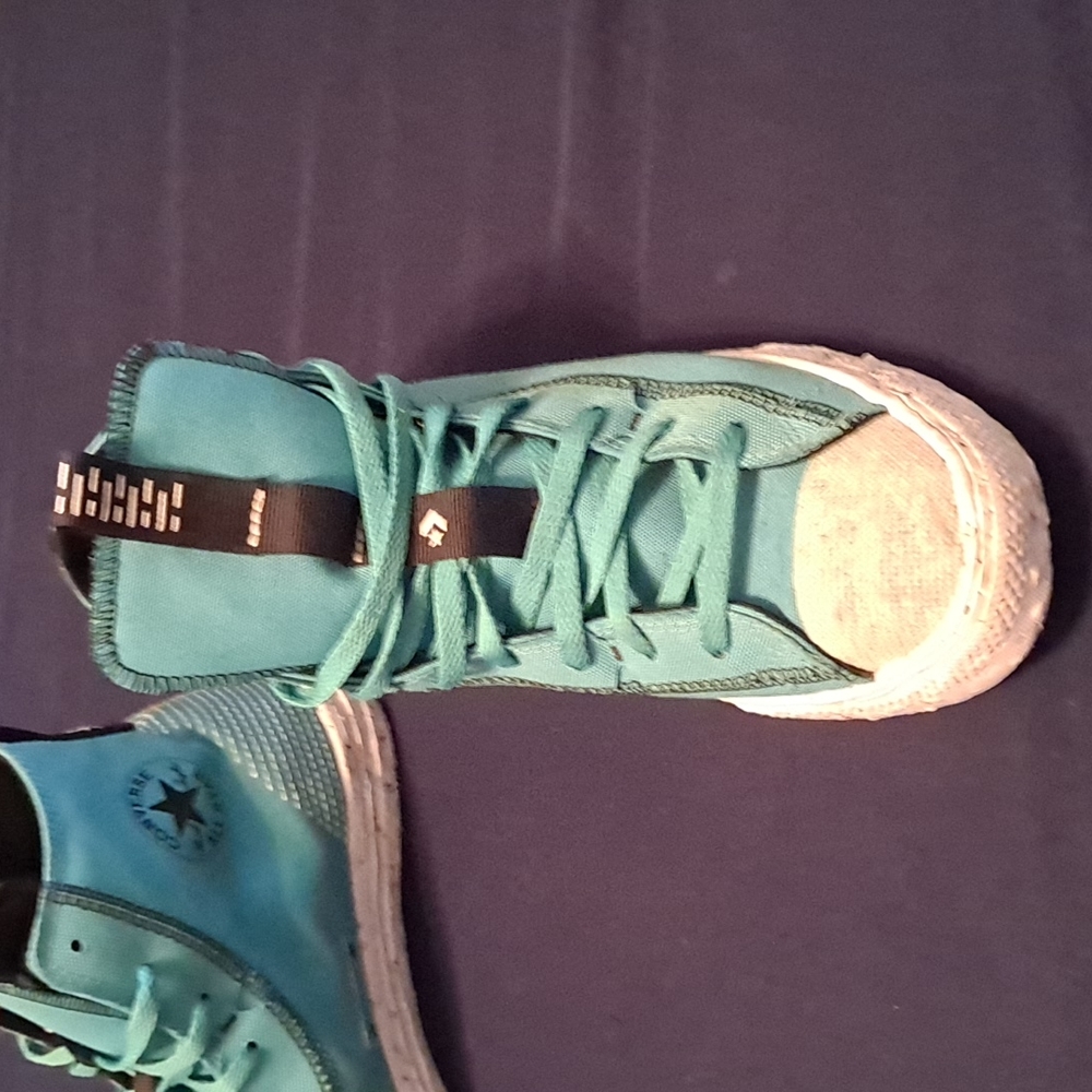 Converse - Picture 2 of 4
